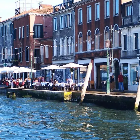 Lägenhet Immersa Nel Venedig